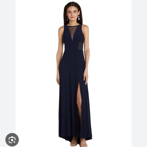 Black formal maxi dress with slit - Picture 2 of 7